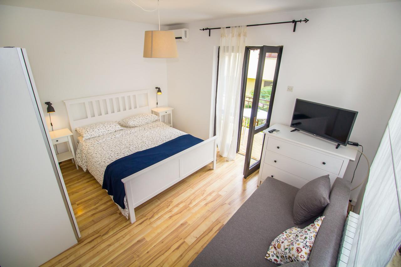 דירות פורץ Pineta House Vidos מראה חיצוני תמונה